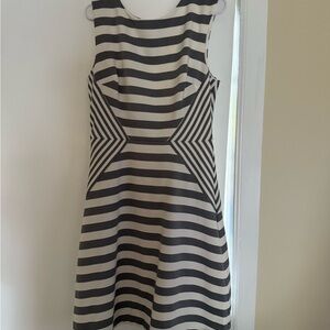 Sandra Darren White and Gray Sheath Midi Dress